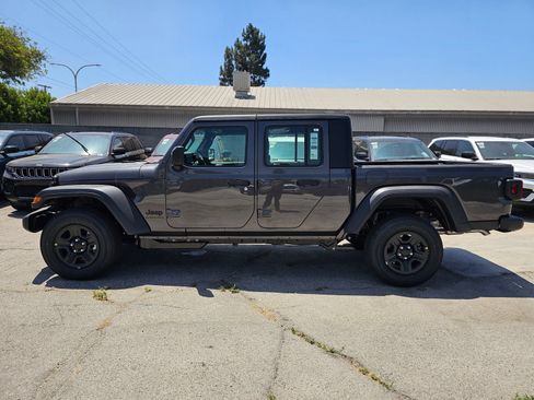 New 2026 Jeep Gladiator Sport AWD/4WD image 4