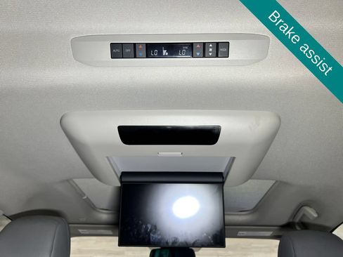 Used 2024 Toyota Sienna XLE w/ XLE Plus Package AWD/4WD image 14