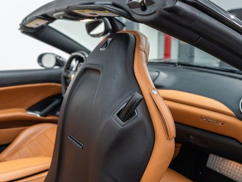 Used 2017 Ferrari California T image 42