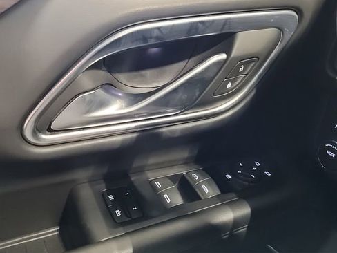 Used 2024 Chevrolet Suburban LT image 30