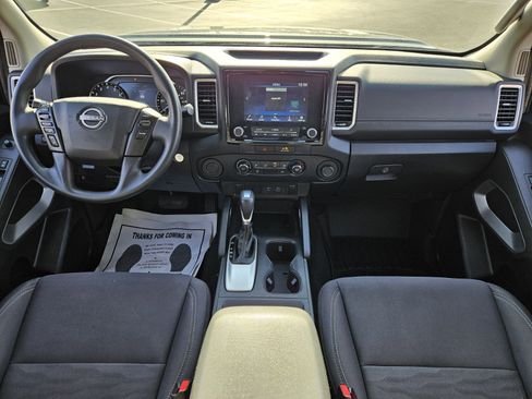 Used 2022 Nissan Frontier SV image 13
