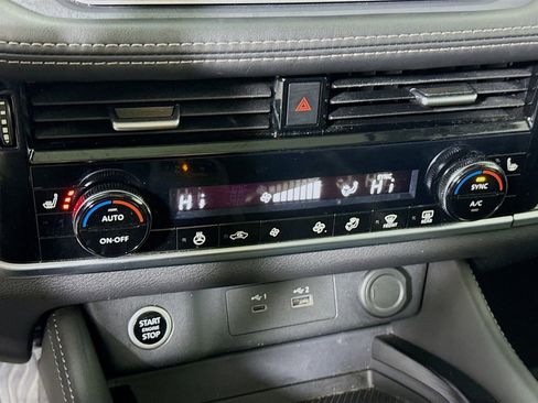 Certified 2023 Nissan Rogue SL FWD image 8