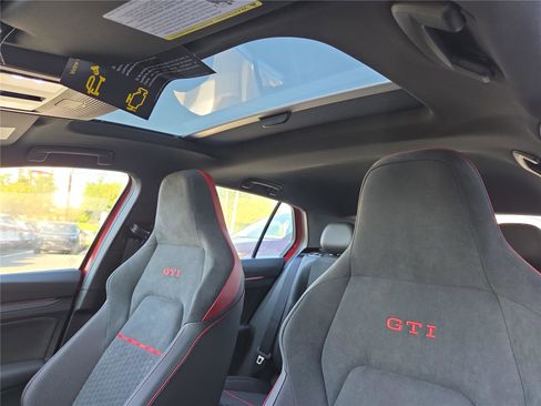 New 2026 Volkswagen GTI SE FWD image 21