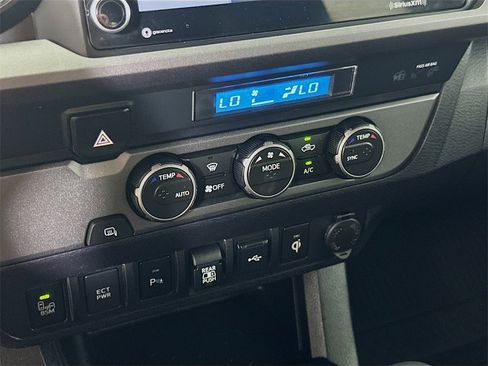 Used 2022 Toyota Tacoma TRD Off-Road image 26