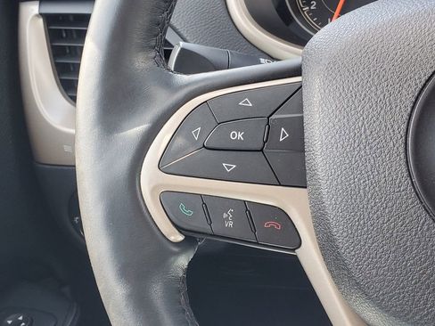 Used 2016 Jeep Cherokee Limited AWD/4WD image 18