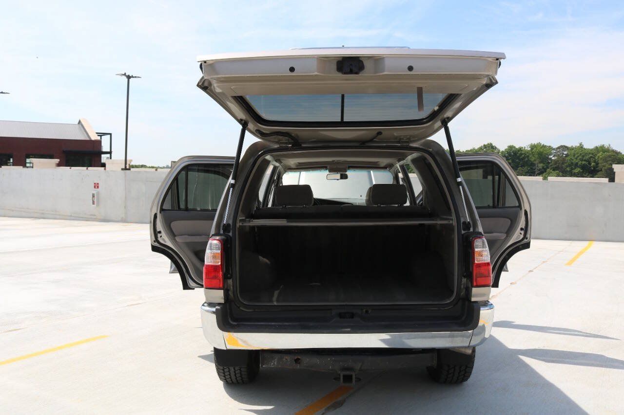 Used 2002 Toyota 4Runner SR5 AWD/4WD image 97