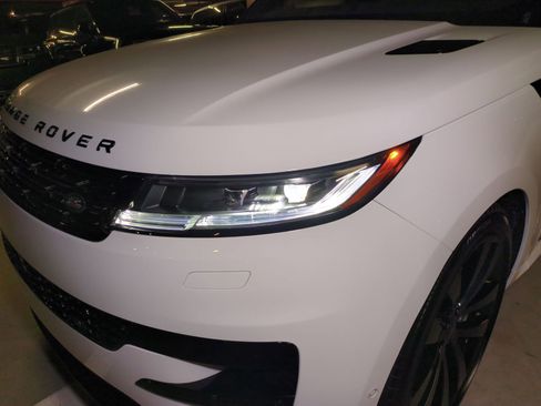 New 2026 Land Rover Range Rover Sport Dynamic SE AWD/4WD image 10