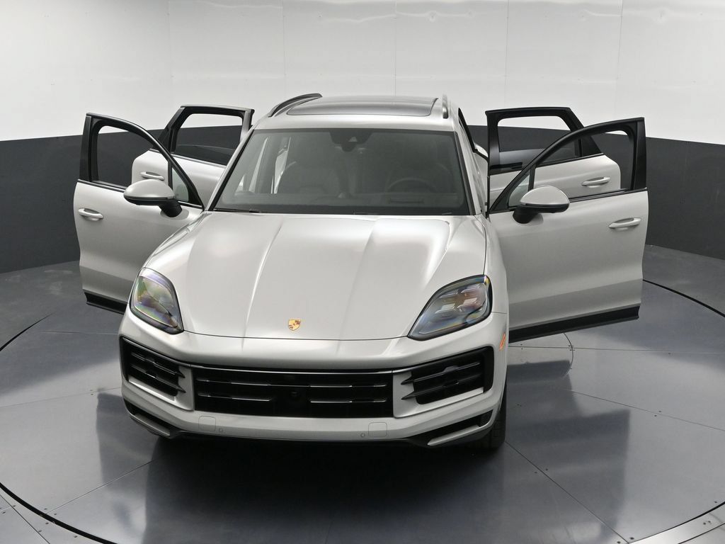 Certified 2026 Porsche Cayenne E-Hybrid AWD/4WD image 35