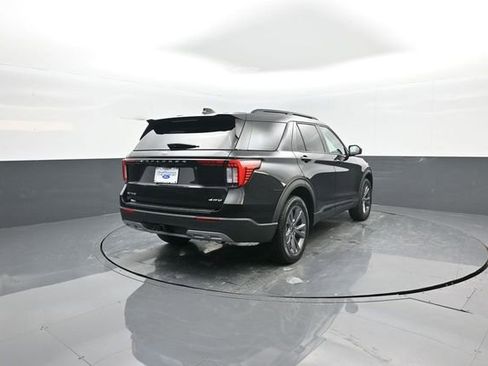 New 2026 Ford Explorer Active w/ Active Comfort Package image 7