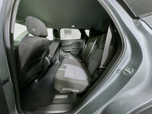 Used 2025 Chevrolet Blazer LT FWD image 27