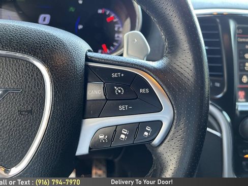 Used 2015 Jeep Grand Cherokee SRT w/ Luxury Group II AWD/4WD image 26