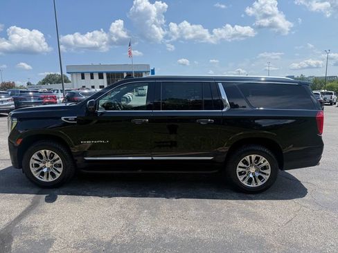 Used 2024 GMC Yukon XL Denali w/ Advanced Technology Package AWD/4WD image 4