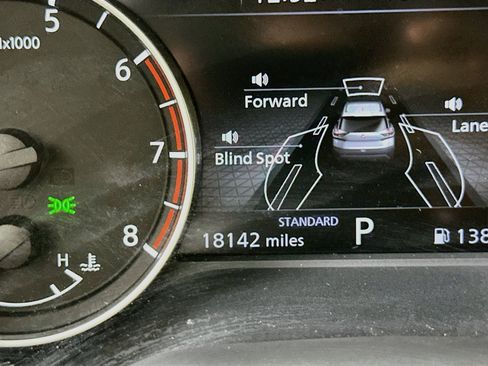 Used 2023 Nissan Rogue SV FWD image 18