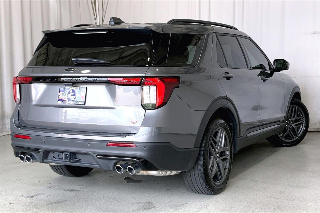 Used 2025 Ford Explorer ST w/ Sun And Sound Package AWD/4WD image 12