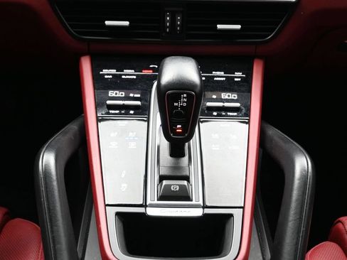 Certified 2023 Porsche Cayenne Platinum Edition AWD/4WD image 23