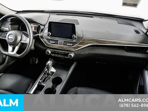 Used 2025 Nissan Altima 2.5 SV FWD image 21