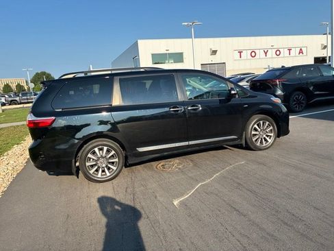Used 2018 Toyota Sienna Limited Premium AWD/4WD image 7