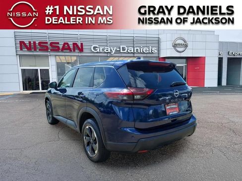 Used 2024 Nissan Rogue SV AWD/4WD image 5