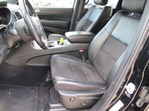 Used 2022 Jeep Grand Cherokee Laredo X image 15