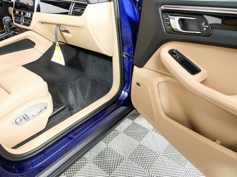 New 2026 Porsche Macan image 27