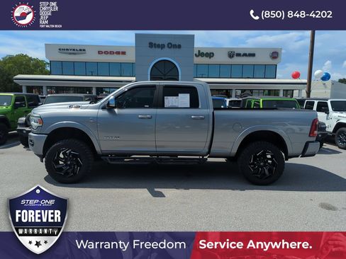 Used 2022 RAM 3500 Laramie AWD/4WD image 3