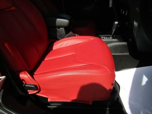 Used 2016 Jeep Wrangler Sport image 15