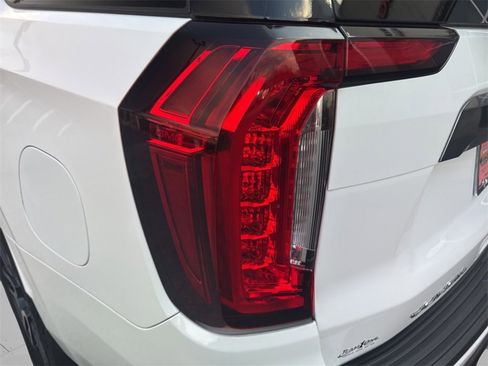 Used 2021 GMC Yukon AT4 w/ Technology Package image 34