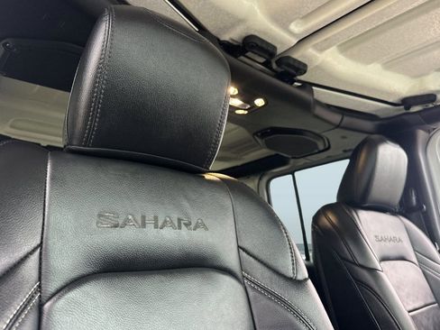 Used 2019 Jeep Wrangler Unlimited Sahara w/ Safety Group image 28