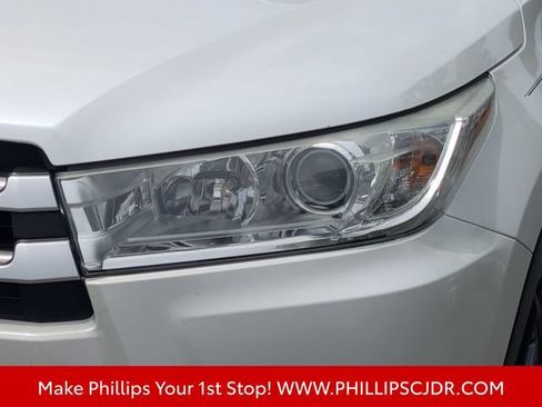 Used 2017 Toyota Highlander XLE FWD image 10