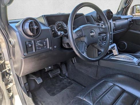 Used 2005 HUMMER H2 w/ Preferred Equipment Group AWD/4WD image 9