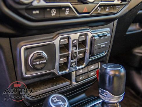 Used 2021 Jeep Gladiator Overland image 30