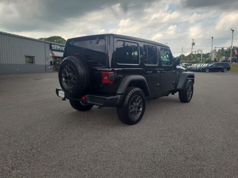 Used 2026 Jeep Wrangler Unlimited Sport AWD/4WD image 7