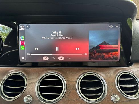 Used 2017 Mercedes-Benz E 300 4MATIC image 22
