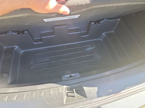 Used 2021 Chevrolet Traverse LS image 15