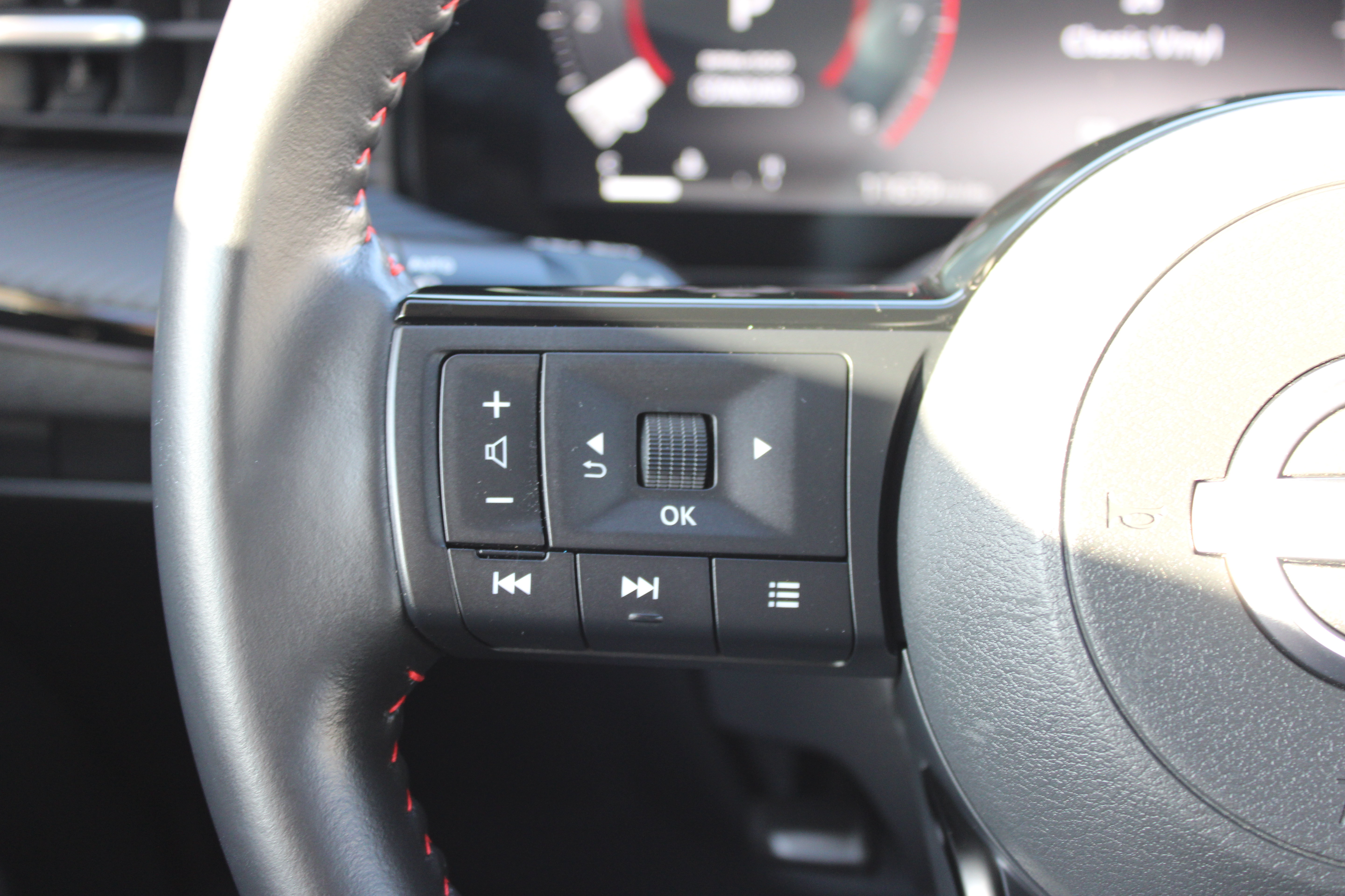 Certified 2025 Nissan Kicks SR w/ Illumination Package AWD/4WD image 20