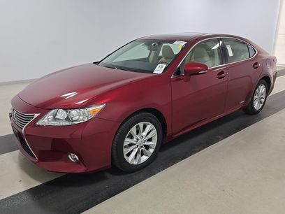 Used 2015 Lexus ES 300h w/ Navigation System Package