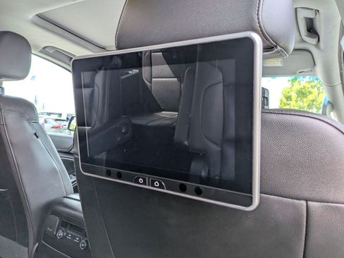 Used 2019 Chevrolet Suburban LT AWD/4WD image 31