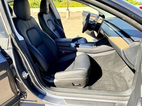 Used 2023 Tesla Model 3 Standard Range RWD image 19