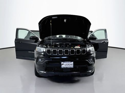 Used 2024 Jeep Compass Latitude AWD/4WD image 17