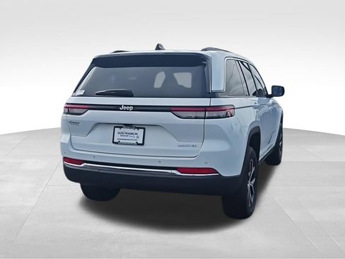 Used 2024 Jeep Grand Cherokee Limited RWD image 8