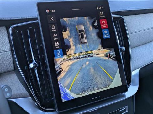 New 2026 Volvo XC90 B6 Plus w/ Protection Package Premier image 11