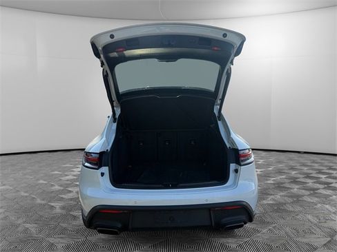 Used 2023 Porsche Macan image 7