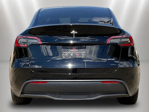 Used 2024 Tesla Model Y Long Range AWD/4WD image 5