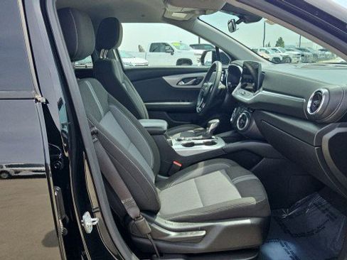Used 2025 Chevrolet Blazer LT image 27