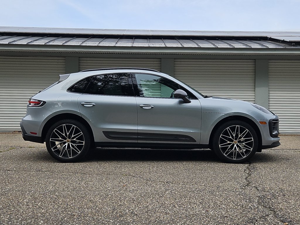 Certified 2026 Porsche Macan Turbo AWD/4WD image 8
