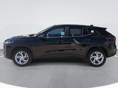 New 2026 Chevrolet Trax LS w/ LS Convenience Package FWD image 6