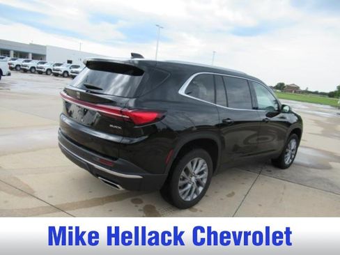 Used 2025 Buick Enclave Preferred FWD image 7