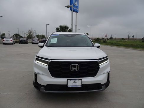 Certified 2025 Honda Pilot EX-L image 2