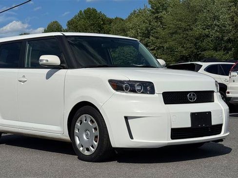 Used 2008 Scion xB FWD image 6