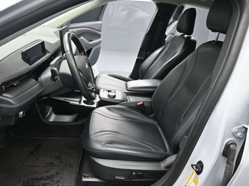 Used 2022 Ford Mustang Mach-E Premium image 10